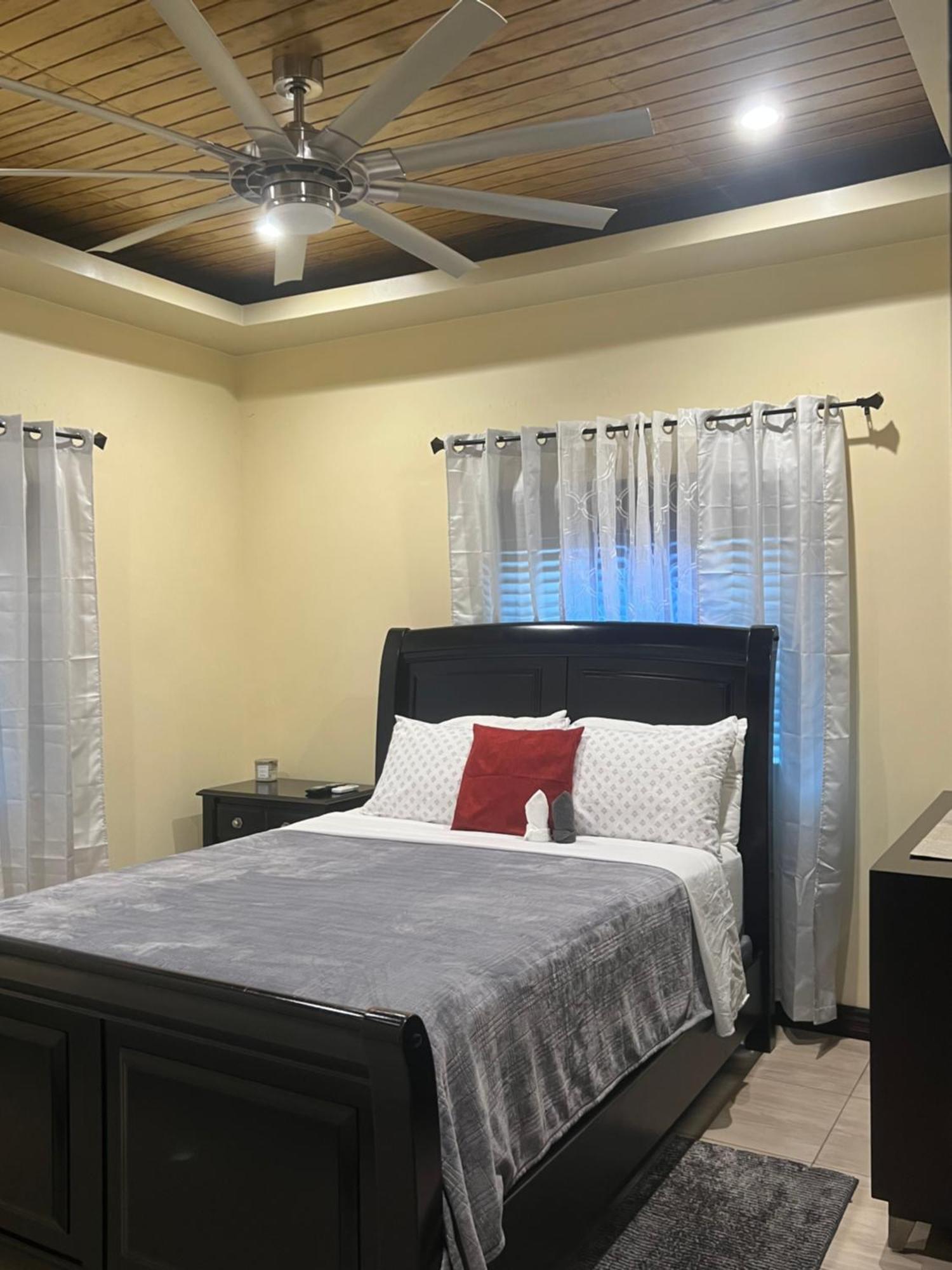 Kingston Oasis One Bedroom 外观 照片