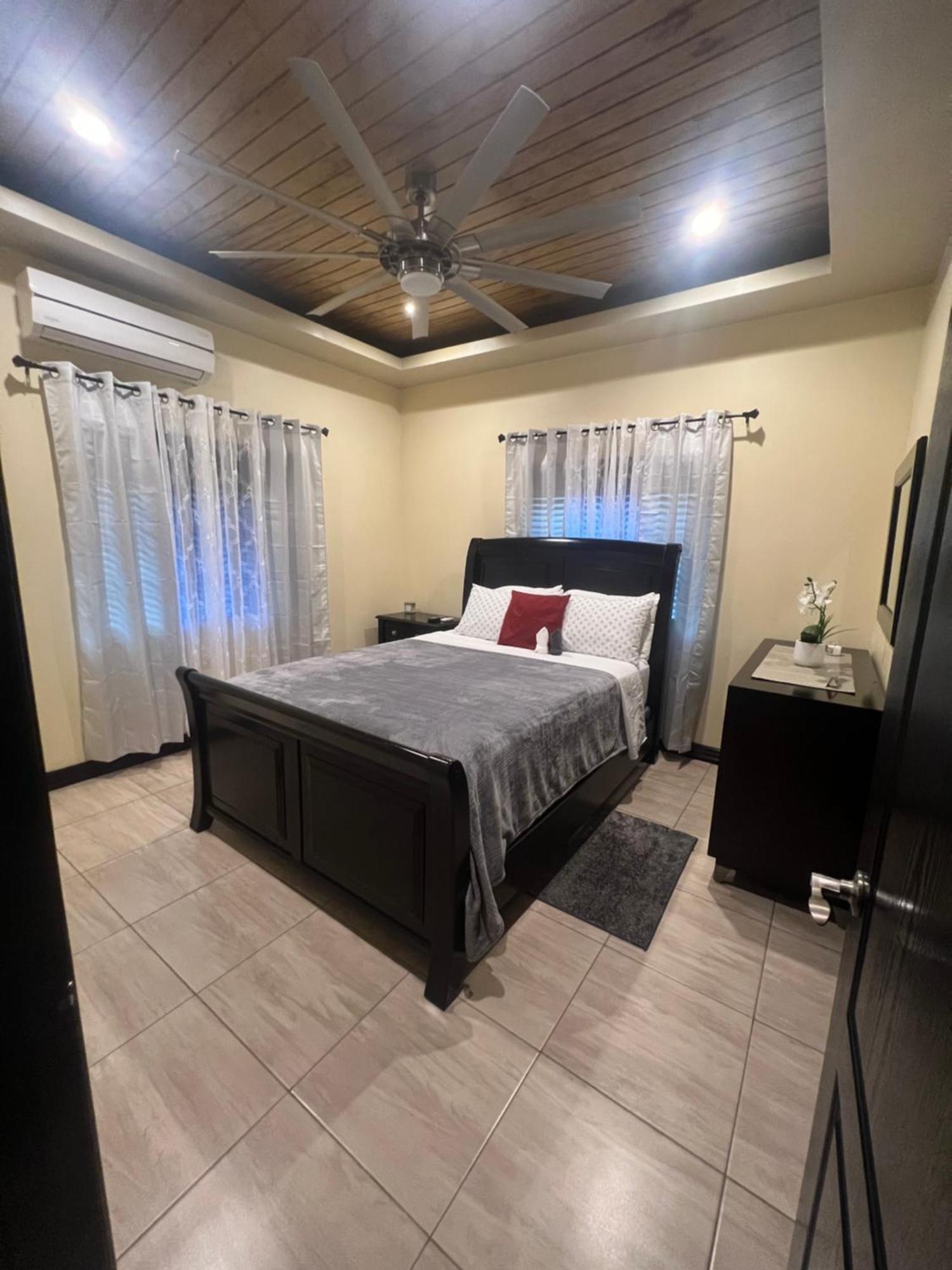 Kingston Oasis One Bedroom 外观 照片
